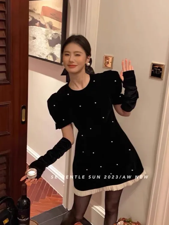 法式轻奢高级感富家千金名媛风黑色礼服泡泡袖丝绒连衣裙配袖套女