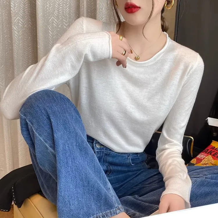 白色针织衫女春秋新款2025年爆款薄款毛衣内搭西装打底衫长袖上衣