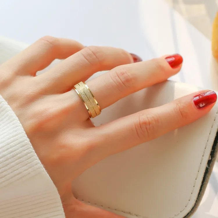 钛钢戒指 新款小众璀璨星辰男女情侣对戒气质磨砂戒指时尚食指环