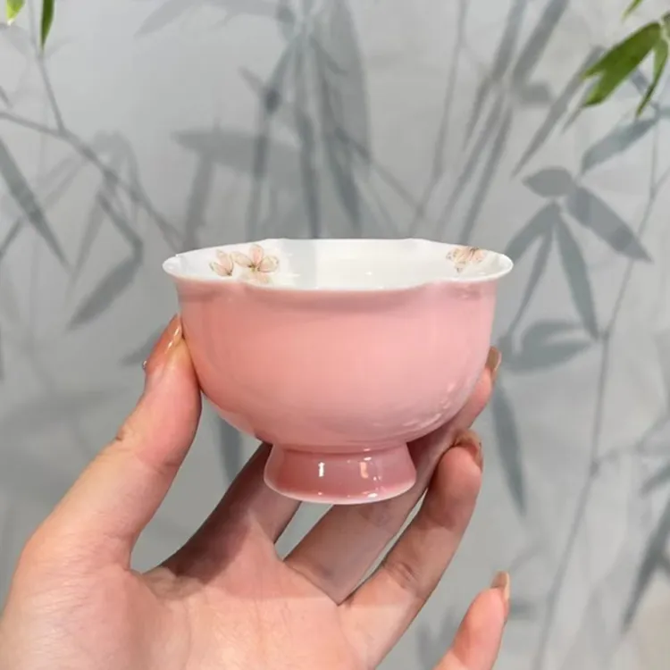 惊蛰 樱花粉手绘茶杯 粉花主人杯品茗杯 中式喝茶功夫茶具花口杯