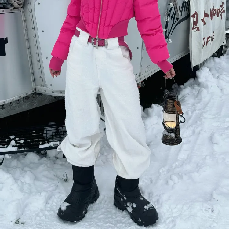 哟酷酷（绒意成瘾）美式加厚加绒钩花面料粗花呢质感牛仔阔腿裤