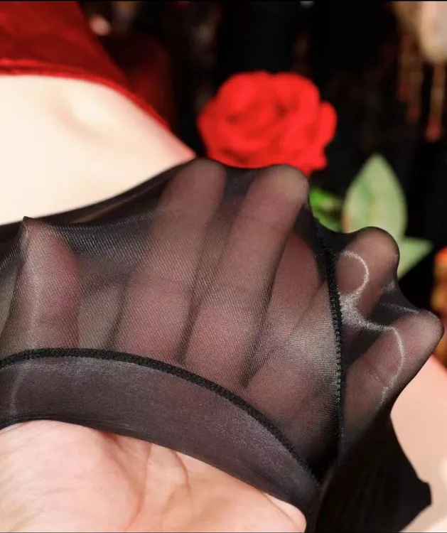 男女超薄无痕飘飞丝滑三角短裤   (80--150斤）