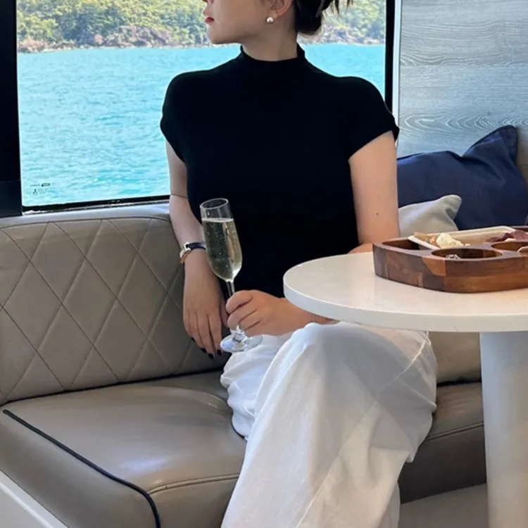 辣妹修身半高领短款打底衫女装夏季小众设计感白色短袖T恤ins上衣