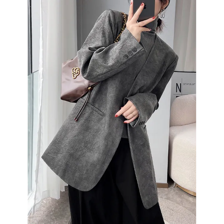 大码女装高级灰色V领西装外套胖mm秋季新款减龄时尚百搭休闲西服