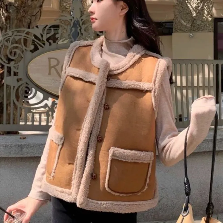 皮毛一体马甲女秋季季新款今年流行超好看外穿羊羔绒马夹外套上衣