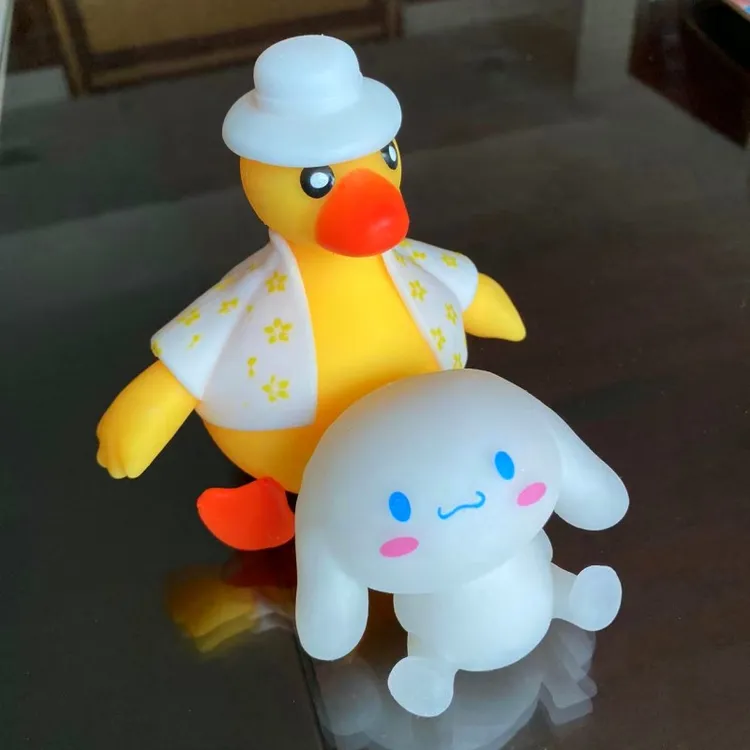 loveyou小玩具手办盲盒捏捏乐变色发光狗小鸭子发泄解压整蛊玩具