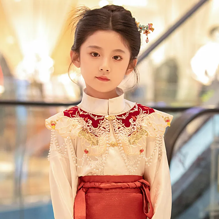 女童马面裙云肩配饰春秋百搭红色娃娃领复古时尚轻奢古风礼服坎肩