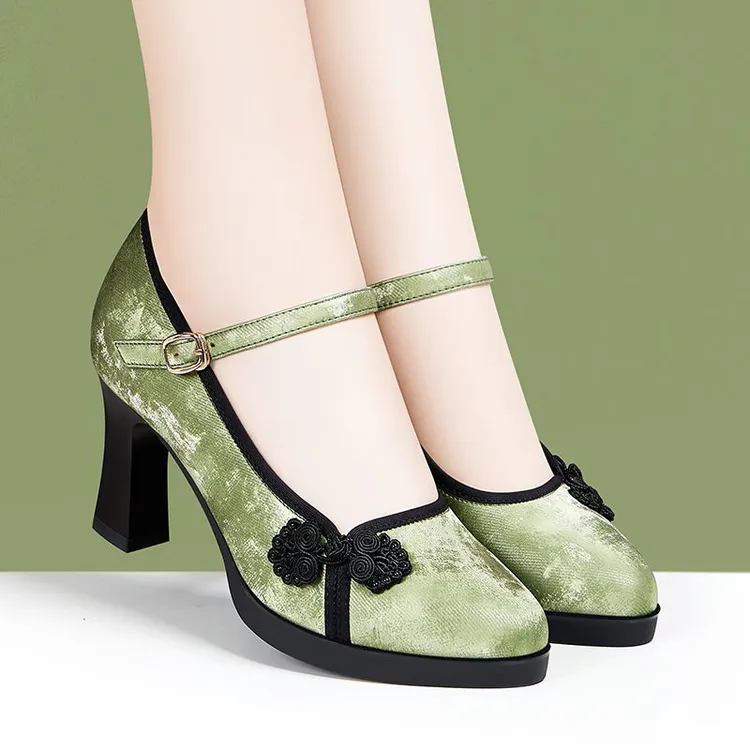 中国风旗袍走秀高跟鞋女2025软底复古时尚百搭单鞋配马面裙的鞋子