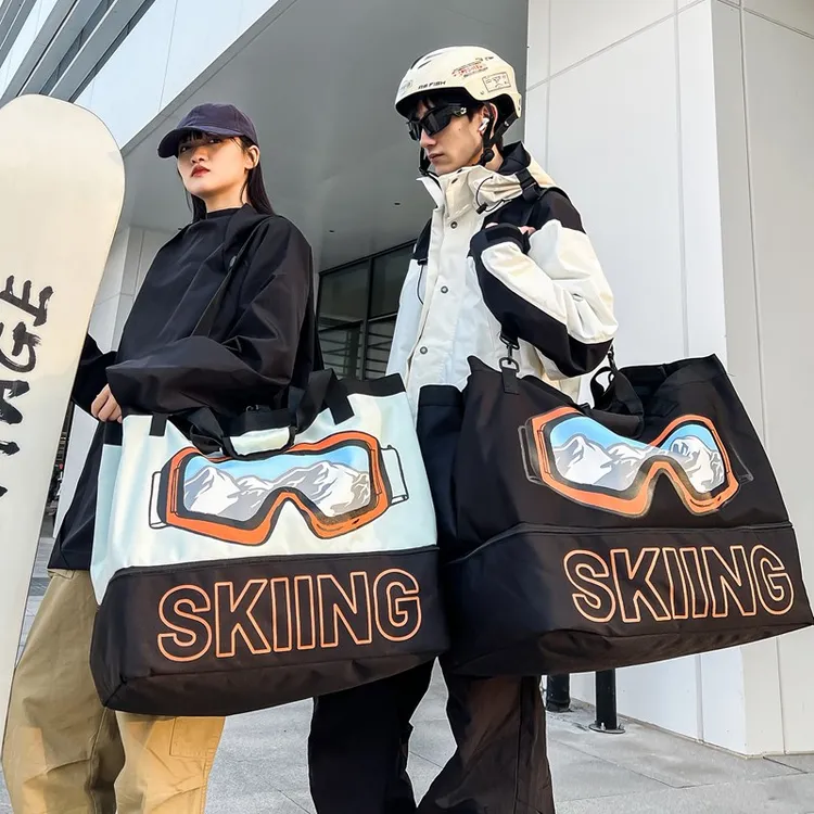 大容量户外运动滑雪背包男短途出差旅行包行李收纳袋手提健身包女