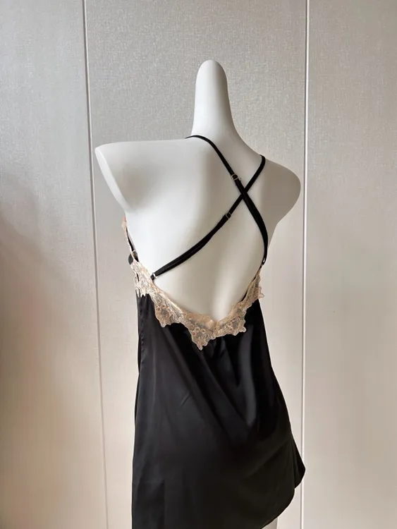 气质时尚睡裙轻奢小众修身百搭睡衣女夏