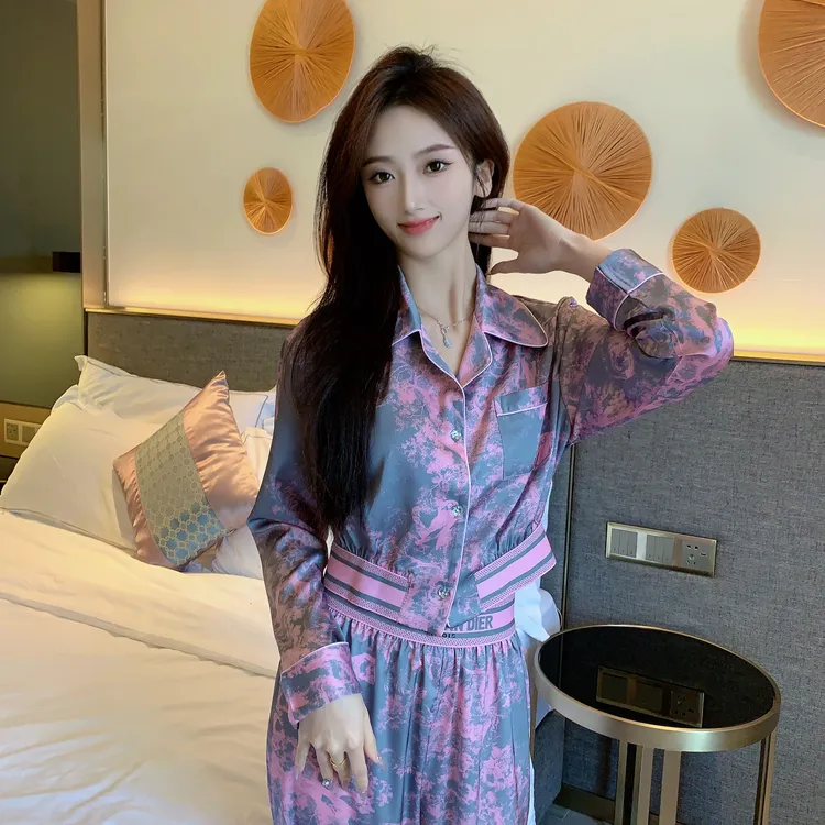 冰雪丝气质紫色丛林短款长袖家居服收腰两件套睡衣