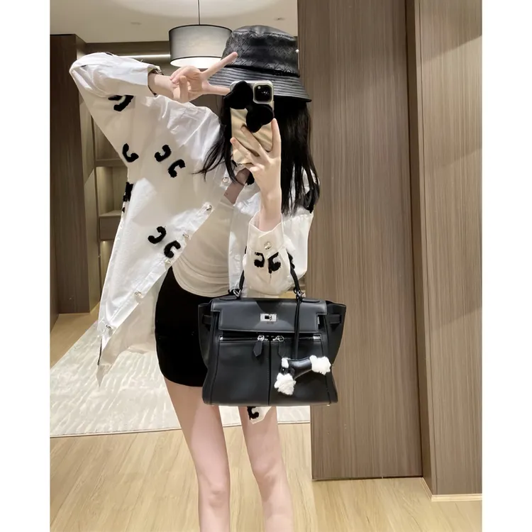 白色慵懒风毛巾绣C字衬衫女秋季时尚百搭复古设计感小众韩版衬衣