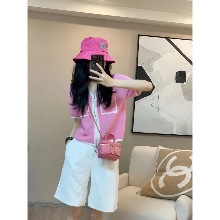 粉色休闲套装女夏季减龄时尚洋气设计感小众宽松上衣高腰阔腿短裤