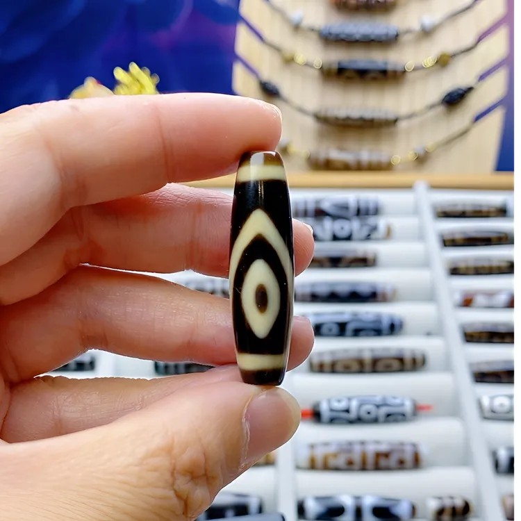 玛瑙包浆牙黄两眼靠山特殊图腾黄金小尺横款竖款可选增送手工编搭