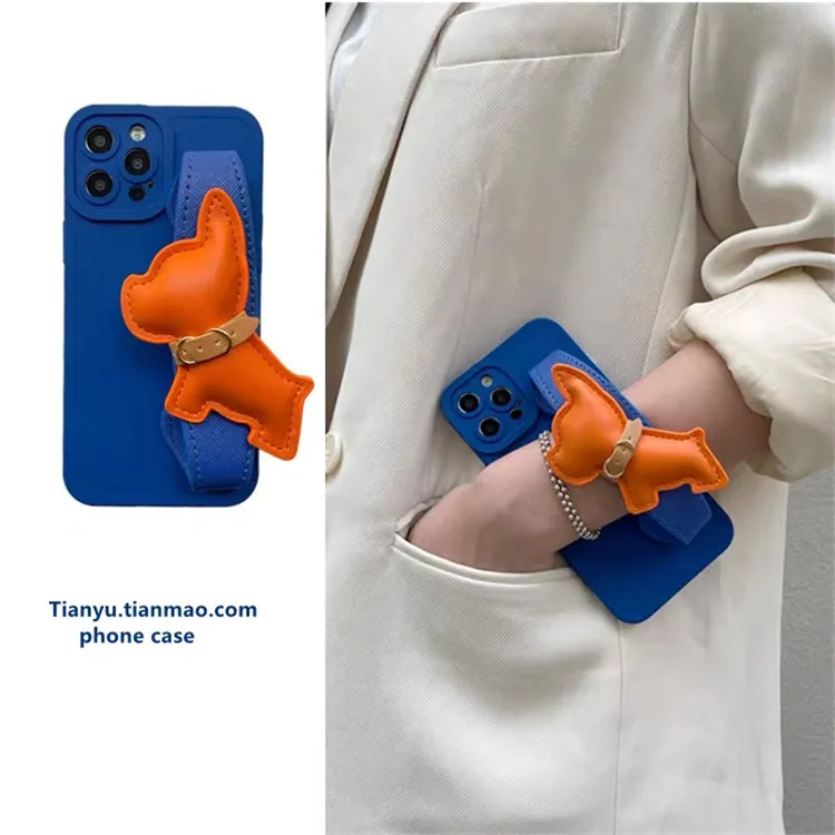 小众高级橙法斗犬腕带适用iPhone17pro手机壳16promax斜跨华为p70