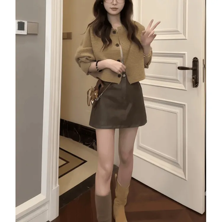 炸街毛衣长袖秋季设计感小众短款小个子复古气质针织开衫百搭上衣