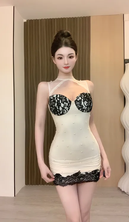 Sweet甜野    秋冬修身钉珠短裙纯欲收腰蕾丝拼接性感挂脖