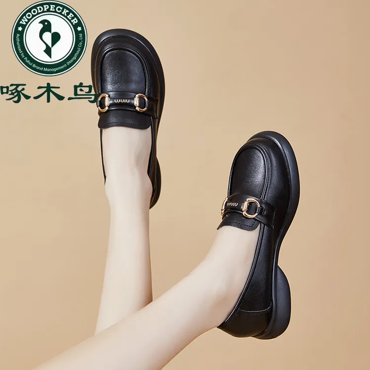 【啄木鸟品牌】专柜正品百搭舒适时尚软底软面设计感小单鞋8113