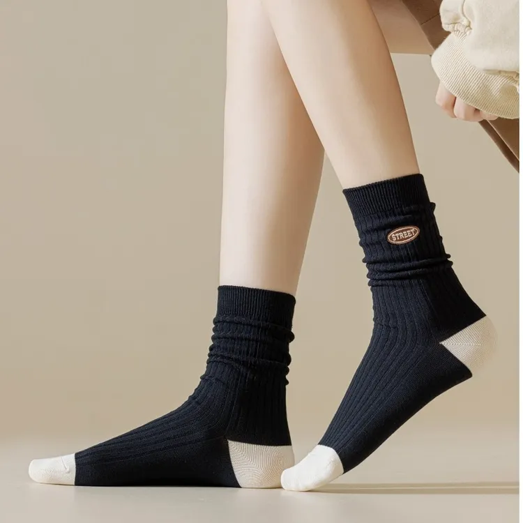 黑色系袜子女双针中筒袜2023网红爆款春秋冬保暖刺绣拼接撞色棉袜