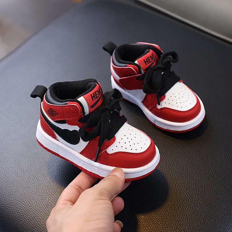 秋冬女宝宝鞋子男小童鞋运动鞋婴幼儿软底学步鞋一岁儿童加绒板鞋