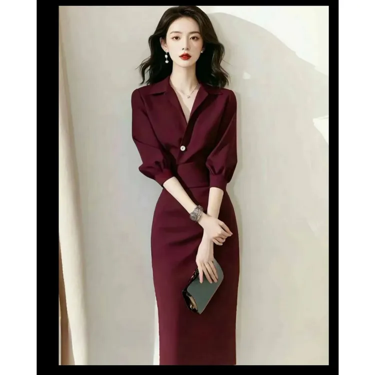 入秋流行时尚高级感衣服女神范气质冷淡系独特红色收腰衬衫连衣裙