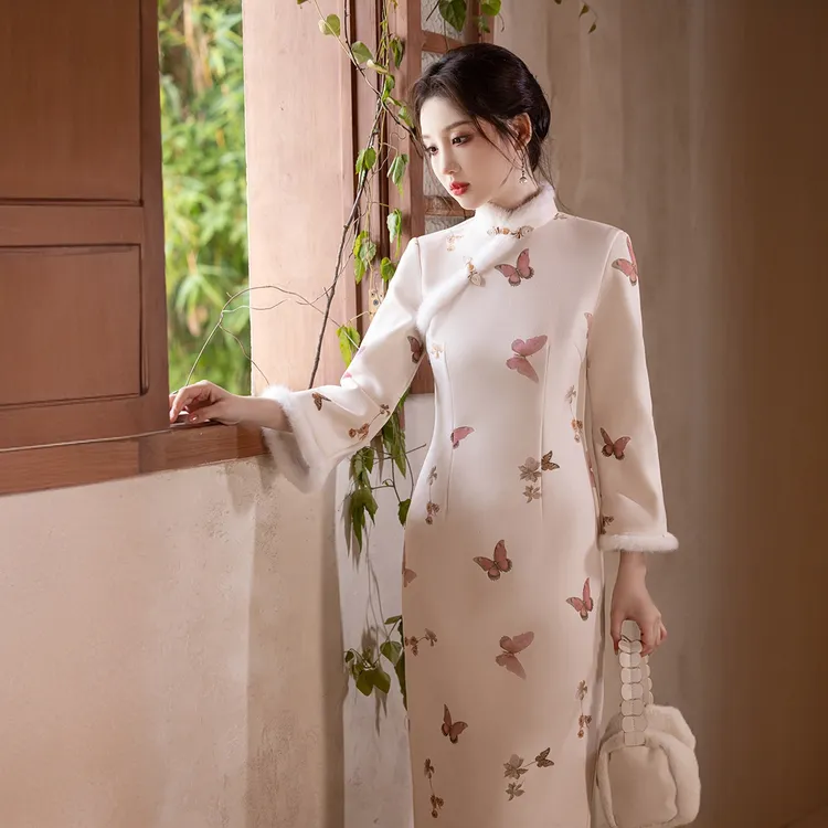 白色旗袍2025新款女新中式秋冬季长袖加厚改良冬款高级感显瘦修身