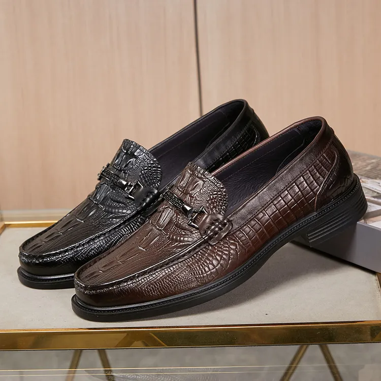 精品2024春季新款真皮男士低跟休闲皮鞋舒适套脚鳄鱼压纹男鞋批发