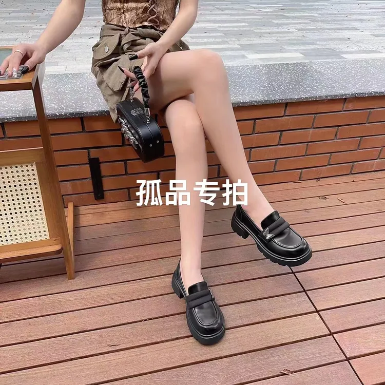 2024百搭休闲时尚经典女鞋