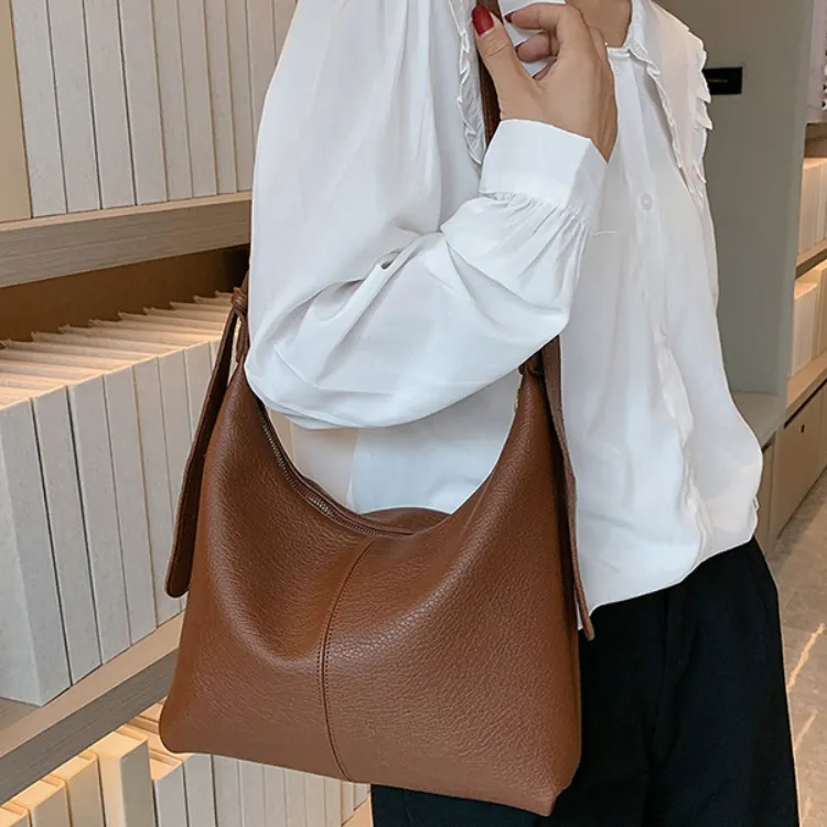 A651-A700冬季时尚斜挎包