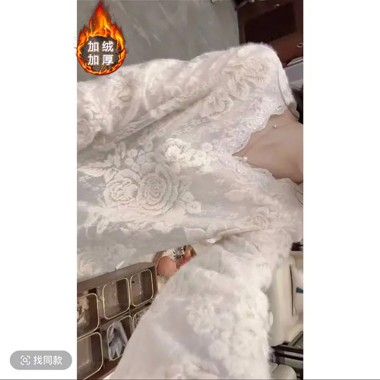 重工金丝线万针刺绣富贵花朵时尚百搭休闲舒适拼色可外穿精致打底