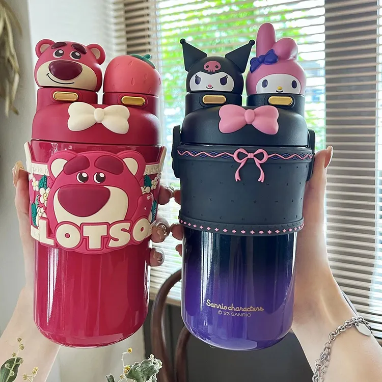 ZB艾可思草莓熊双饮吸管保温杯弹盖网红水杯儿童上学背带保温壶