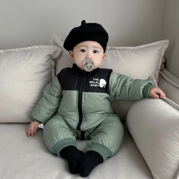 新生儿冬季2024新款羽绒服男女宝宝拼色洋气外出保暖哈衣时髦爬服
