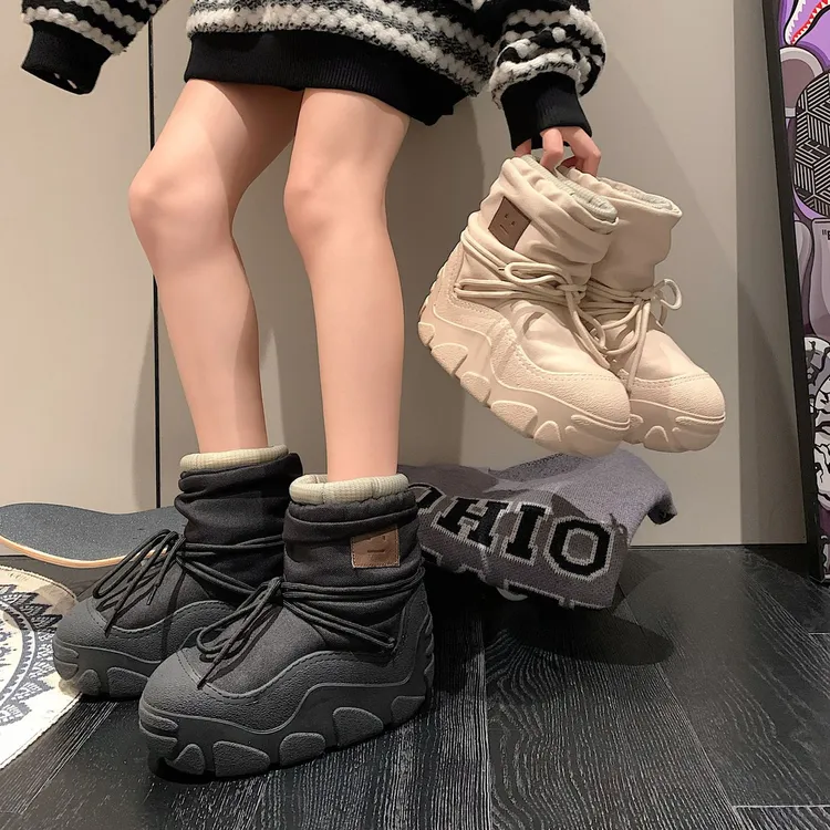 2025小众系列雪地靴女户外笑脸标保暖棉靴厚底套筒防水纯色靴子