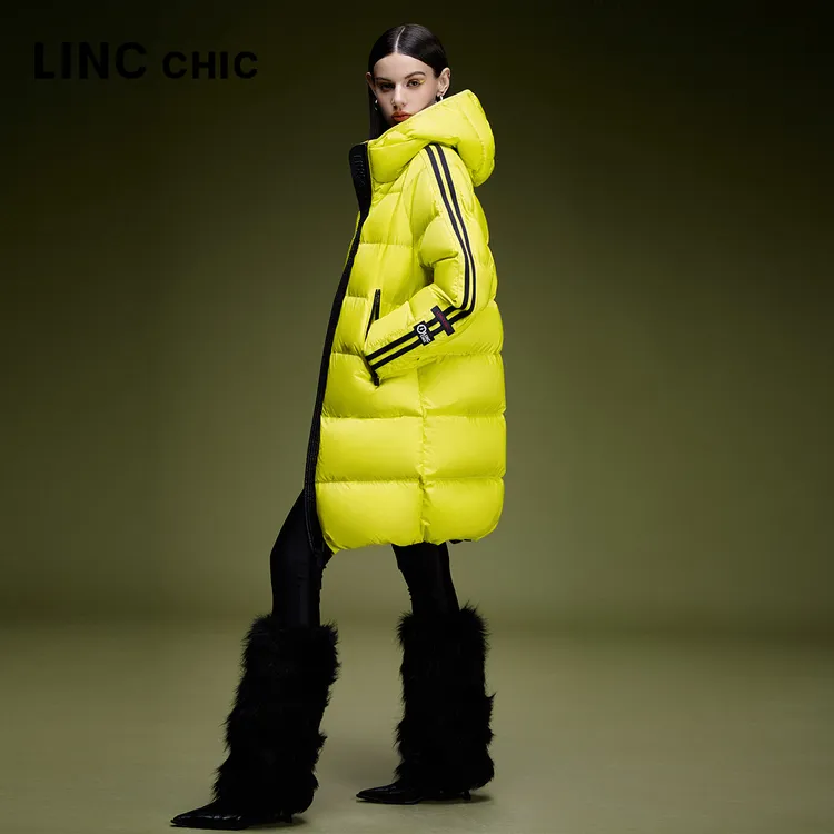 LNC金羽杰2024年冬季新款连帽运动感中长款面包羽绒服女Y24806251
