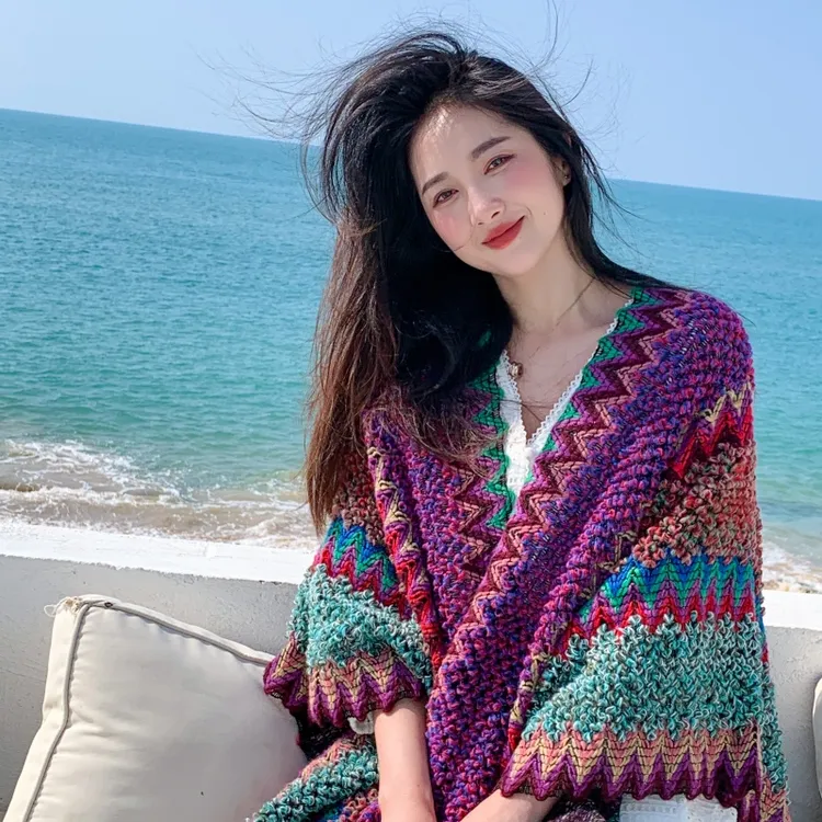 民族风披肩外搭女新款拼色秋冬季时尚云南旅游围巾两用斗篷毛毯潮