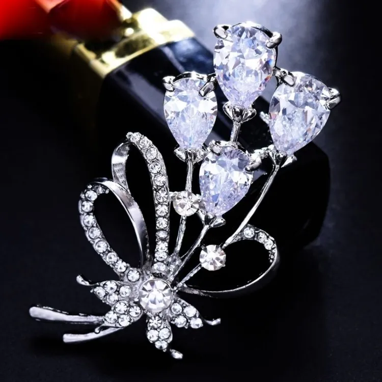 锌合金胸针 潮流胸针女西服百搭气质胸针银色时尚水钻大别针胸花
