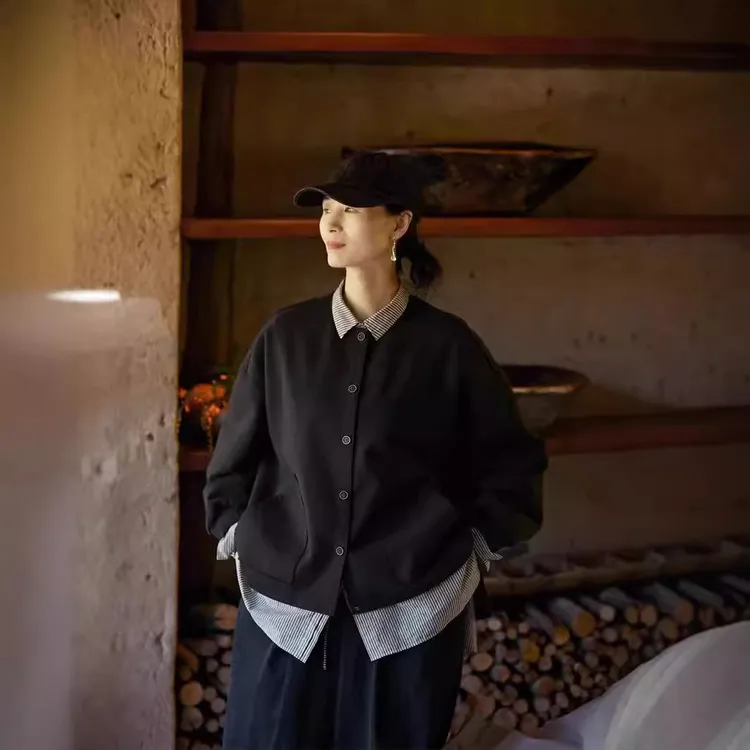 春秋款炭黑色百搭圆领开门襟女针织厚外套24148