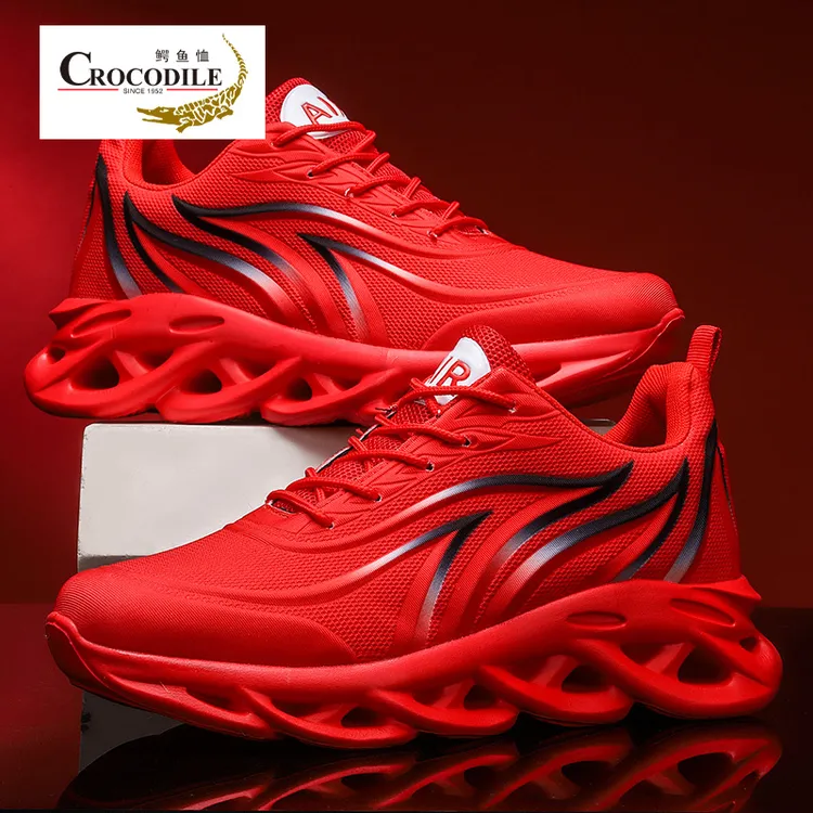 鳄鱼恤本命年中国红色男鞋2025新款春秋跑步厚底运动鞋防滑休闲鞋