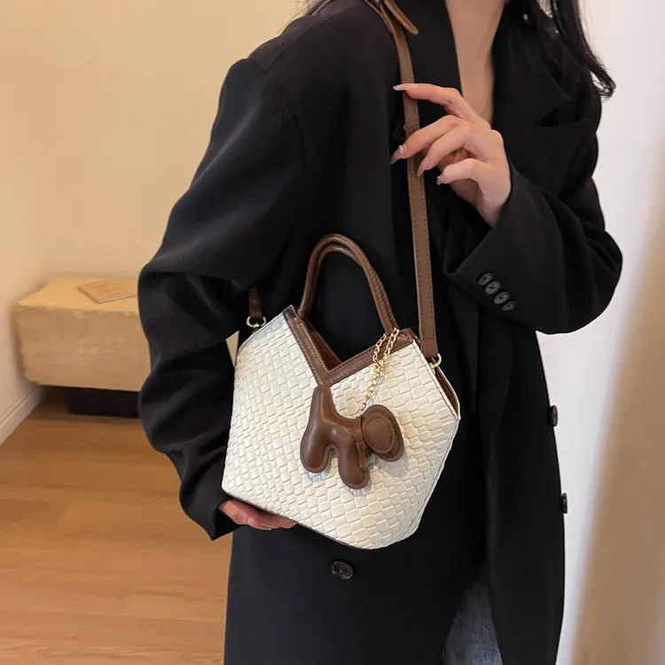 复古百搭女士手提包时尚休闲斜挎包洋气质感单肩包女士小包包通勤
