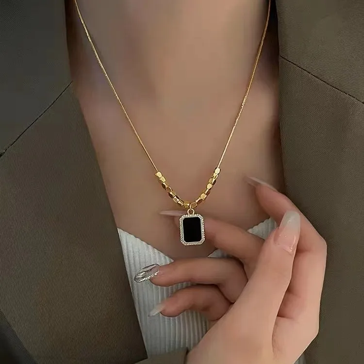 钛钢项链 时尚百搭黑色方块锁骨链方牌轻奢气质设计感女士ins礼物