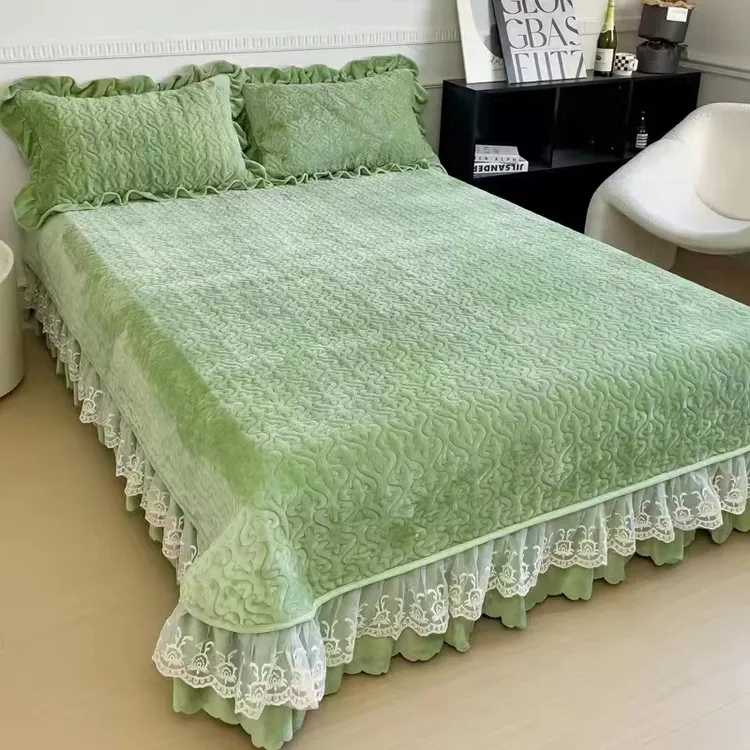 牛奶绒蕾丝花边床盖加绒加厚加厚可机洗榻榻米夹棉绗缝双面防滑