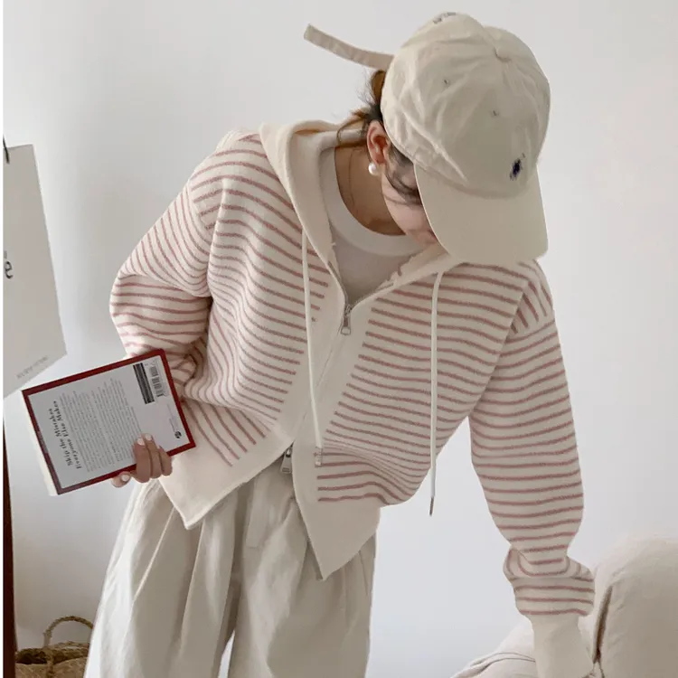 爆款连帽针织开衫女2024年春季条纹短款黑白撞色卫衣内搭上衣外套