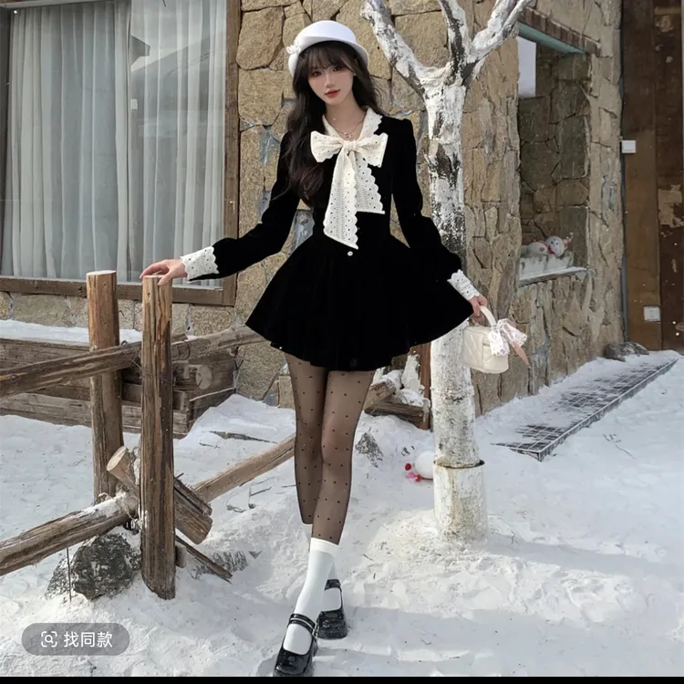 松露黑巧 复古法式小香黑色丝绒连衣裙女蕾丝拼接公主裙长袖裙子