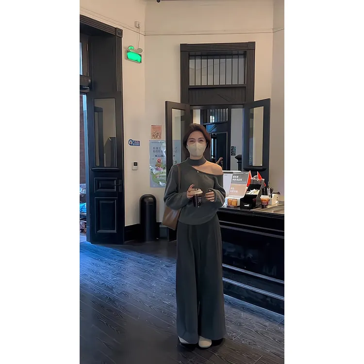 2024新款女士秋冬季露肩斜领挂脖软糯针织衫上衣高腰宽松阔腿裤