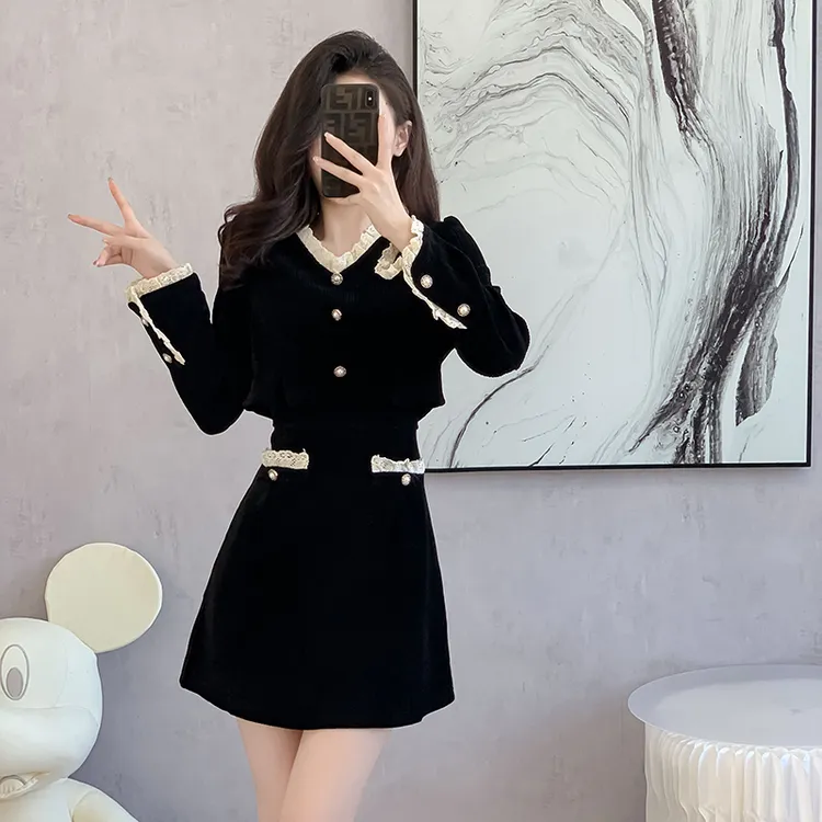 灯芯绒假两件小香风连衣裙女秋冬2025新款法式赫本收腰小个子裙子