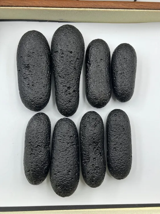 雷公墨玻璃陨冲击玻璃天星屎微孔墨精美裸石摆件