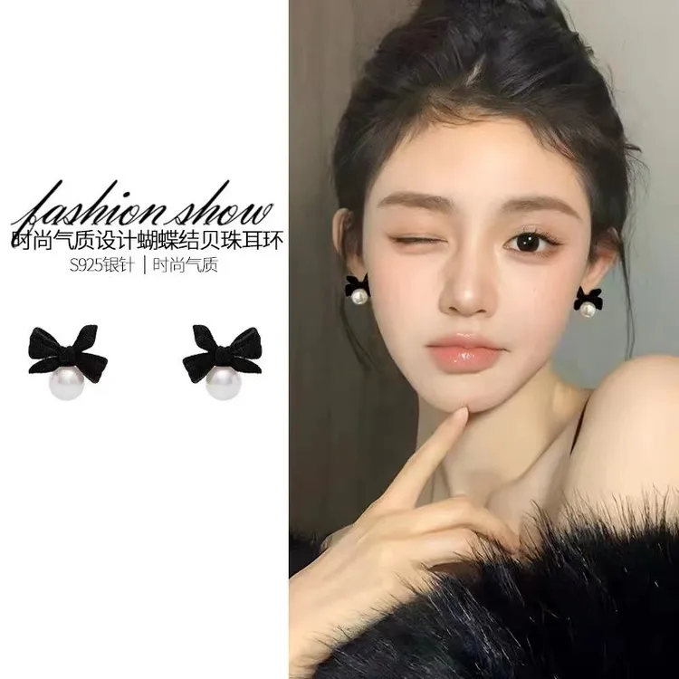 心怡时尚气质黑色丝绒蝴蝶结耳环女小众设计感甜美法式复古