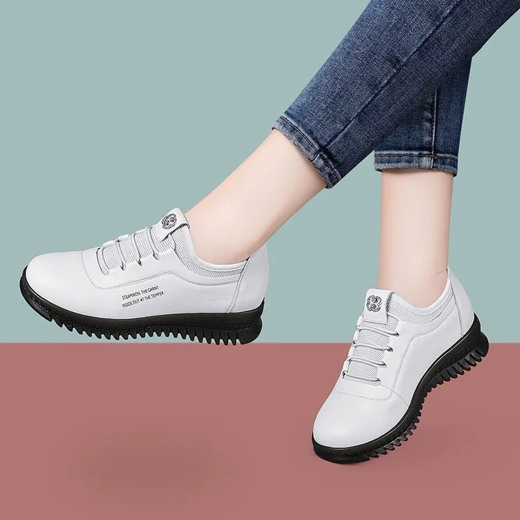 运动鞋女2023新款春季一脚蹬女鞋妈妈鞋休闲鞋皮面小白鞋软皮软底