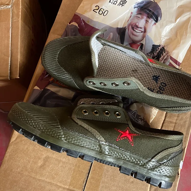 户外防滑耐磨军绿休闲男士透气低帮登山鞋夏季干活鞋橡胶底