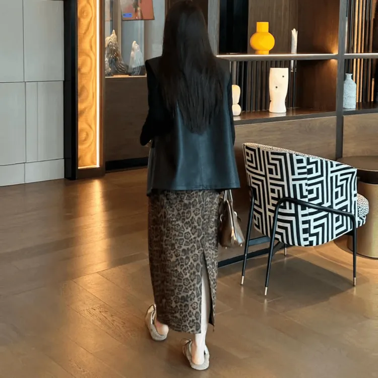 时尚百搭豹纹半身裙女秋季新款高腰显瘦气质中长款开叉半身裙